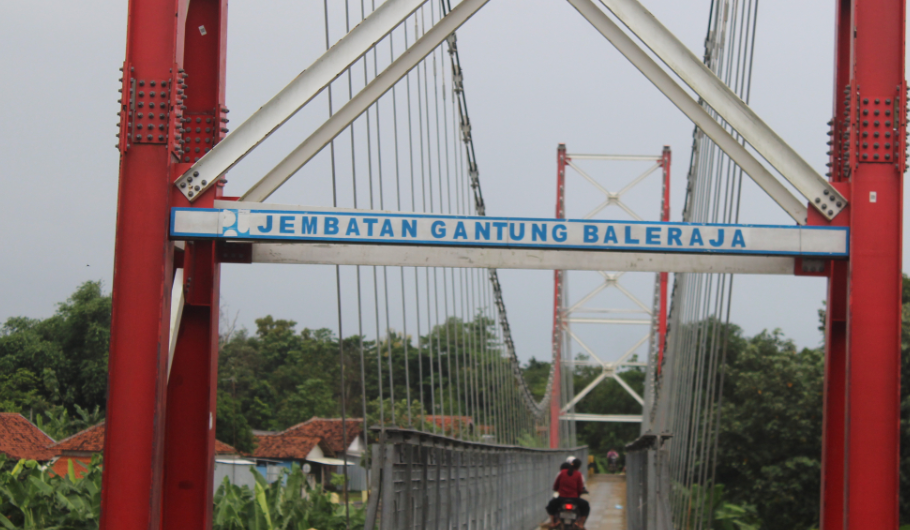 JEMBATAN GANTUNG DESA BALEREJA